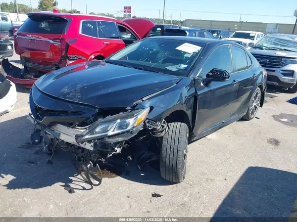 JTNB11HK1J3013868 2018 TOYOTA CAMRY - Image 2