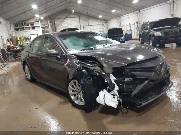 JTNB11HK1J3014616 2018 TOYOTA CAMRY - Image 1