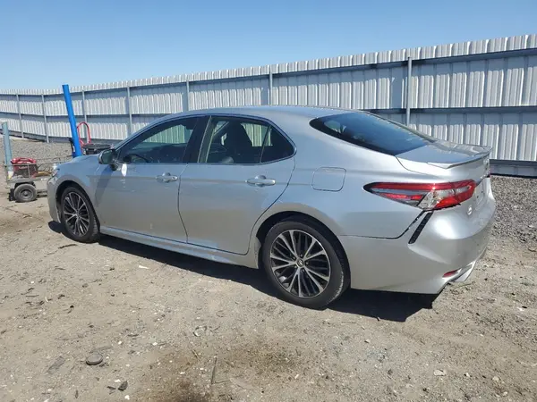 JTNB11HK1J3015121 2018 TOYOTA CAMRY - Image 2