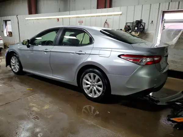 JTNB11HK1J3015961 2018 TOYOTA CAMRY - Image 2