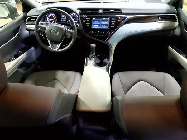 JTNB11HK1J3015961 2018 TOYOTA CAMRY - Image 8