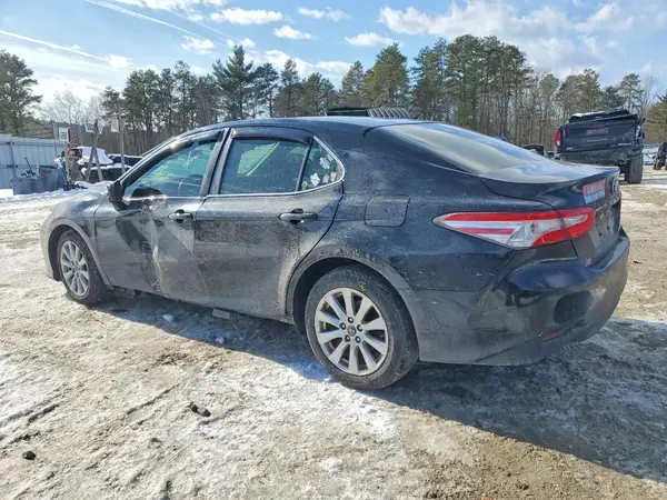 JTNB11HK1J3022814 2018 TOYOTA CAMRY - Image 2