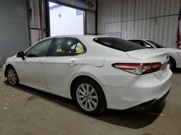 JTNB11HK1J3023557 2018 TOYOTA CAMRY - Image 2