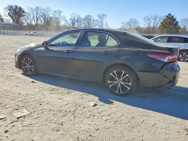 JTNB11HK1J3025647 2018 TOYOTA CAMRY - Image 2