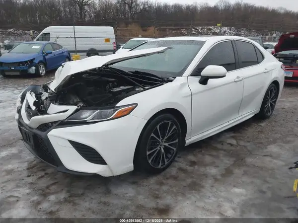 JTNB11HK1J3025826 2018 TOYOTA CAMRY - Image 2