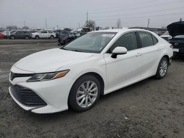 JTNB11HK1J3026104 2018 TOYOTA CAMRY - Image 1