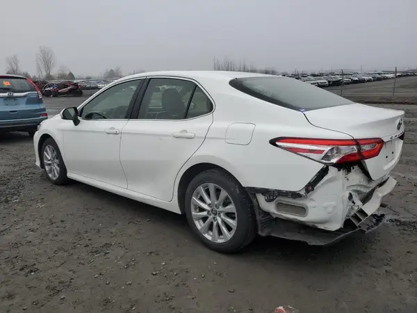 JTNB11HK1J3026104 2018 TOYOTA CAMRY - Image 2