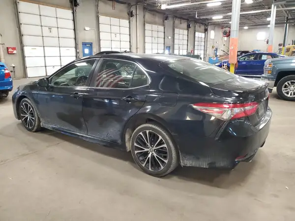 JTNB11HK1J3027639 2018 TOYOTA CAMRY - Image 2
