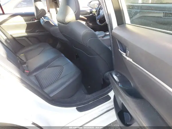 JTNB11HK1J3028015 2018 TOYOTA CAMRY - Image 8