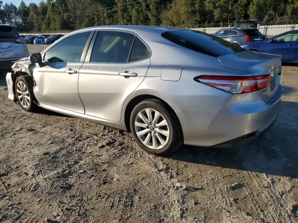 JTNB11HK1J3028080 2018 TOYOTA CAMRY - Image 2