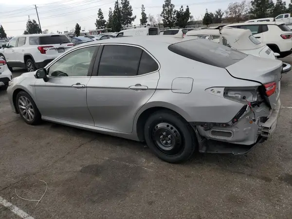 JTNB11HK1J3029696 2018 TOYOTA CAMRY - Image 2