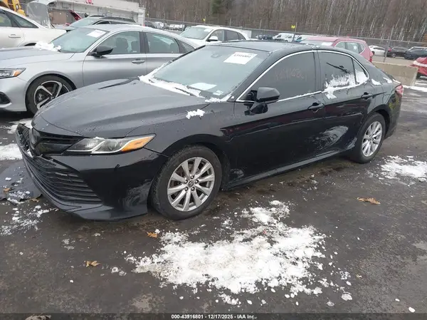 JTNB11HK1J3031352 2018 TOYOTA CAMRY - Image 2