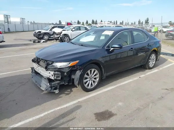 JTNB11HK1J3033876 2018 TOYOTA CAMRY - Image 2