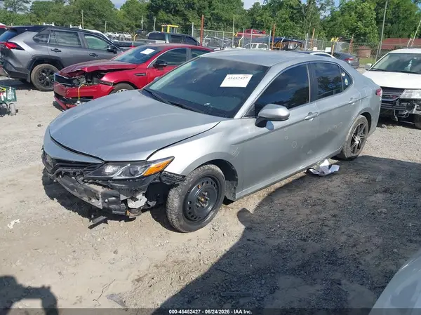 JTNB11HK1J3034784 2018 TOYOTA CAMRY - Image 2
