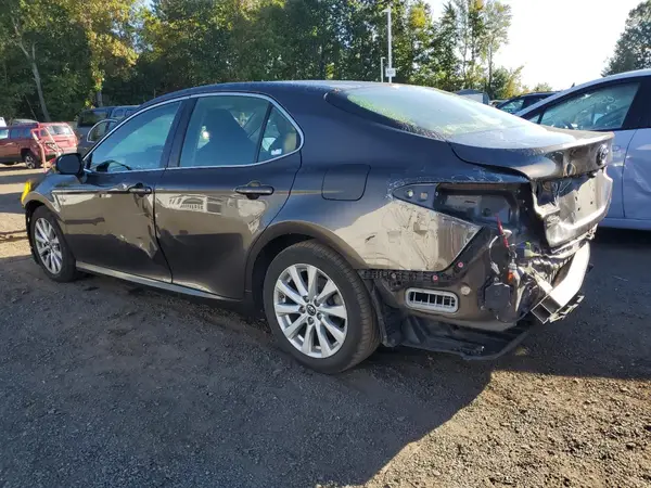 JTNB11HK1J3037569 2018 TOYOTA CAMRY - Image 2