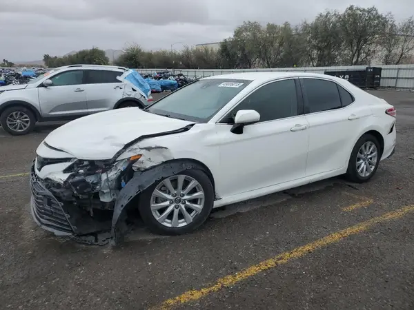 JTNB11HK1J3037586 2018 TOYOTA CAMRY - Image 1