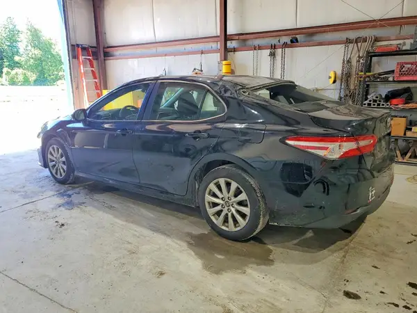 JTNB11HK1J3037605 2018 TOYOTA CAMRY - Image 2