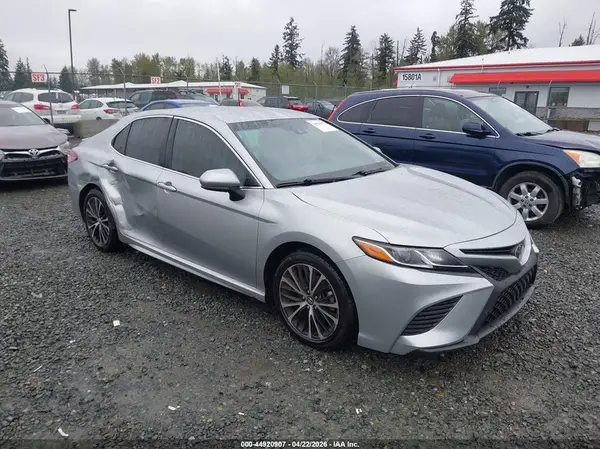 JTNB11HK1J3038446 2018 TOYOTA CAMRY - Image 1