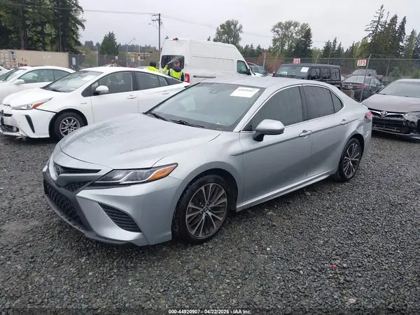 JTNB11HK1J3038446 2018 TOYOTA CAMRY - Image 2