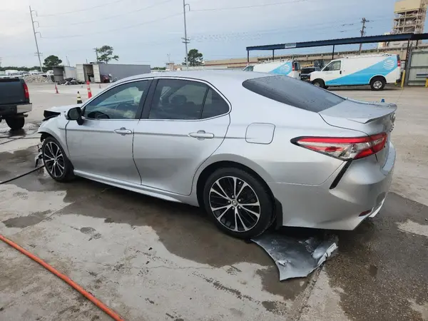JTNB11HK1J3043310 2018 TOYOTA CAMRY - Image 2
