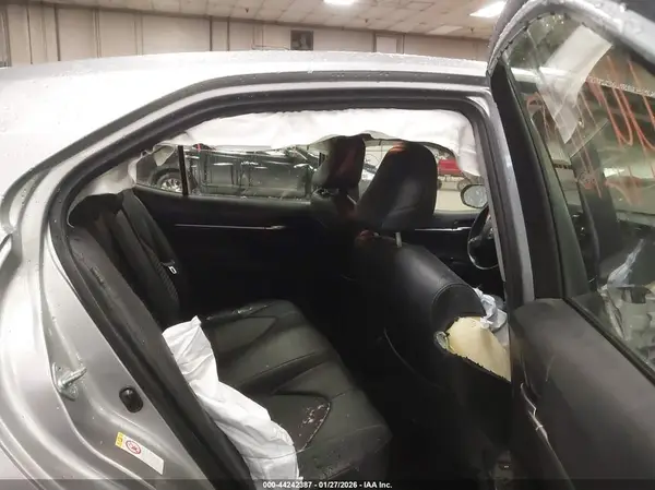 JTNB11HK1J3044330 2018 TOYOTA CAMRY - Image 8