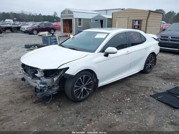 JTNB11HK1J3045400 2018 TOYOTA CAMRY - Image 2
