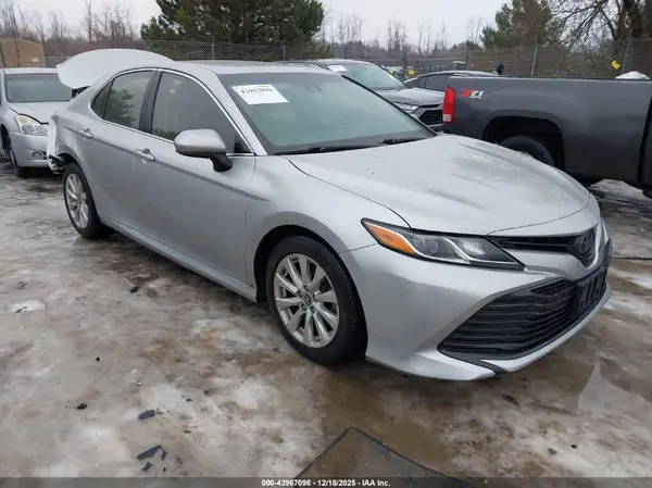 JTNB11HK1J3045915 2018 TOYOTA CAMRY - Image 1
