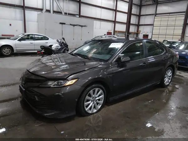 JTNB11HK1J3046496 2018 TOYOTA CAMRY - Image 2