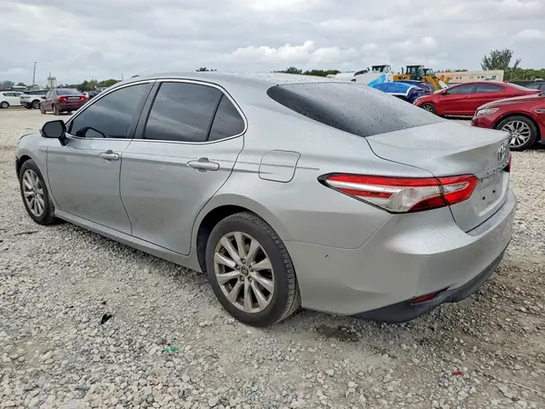 JTNB11HK1J3047051 2018 TOYOTA CAMRY - Image 2
