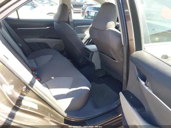 JTNB11HK1J3047535 2018 TOYOTA CAMRY - Image 8