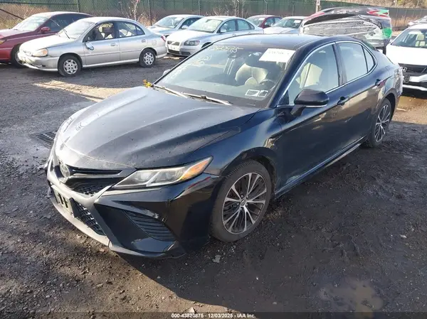 JTNB11HK1J3048006 2018 TOYOTA CAMRY - Image 2