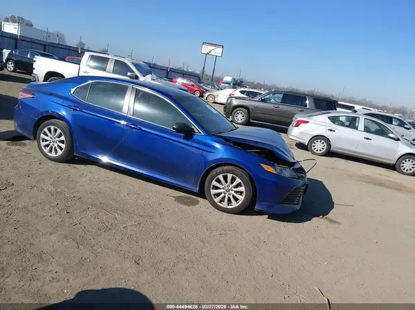 JTNB11HK1J3048135 2018 TOYOTA CAMRY - Image 1
