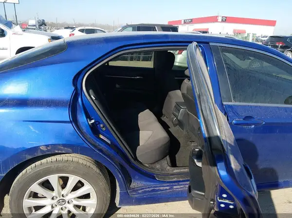 JTNB11HK1J3048135 2018 TOYOTA CAMRY - Image 8
