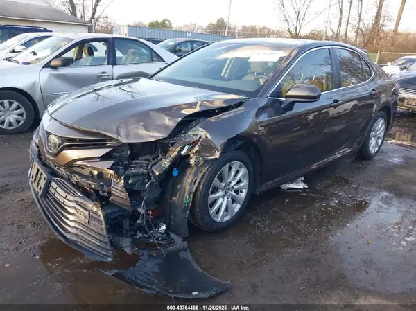 JTNB11HK1J3048491 2018 TOYOTA CAMRY - Image 2