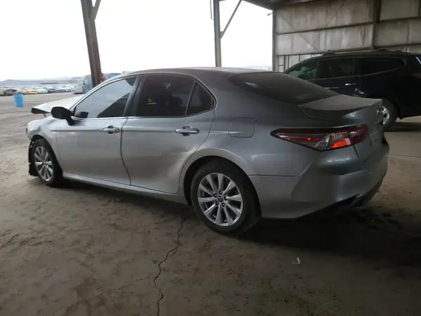 JTNB11HK1J3049611 2018 TOYOTA CAMRY - Image 2