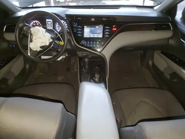 JTNB11HK1J3049611 2018 TOYOTA CAMRY - Image 8