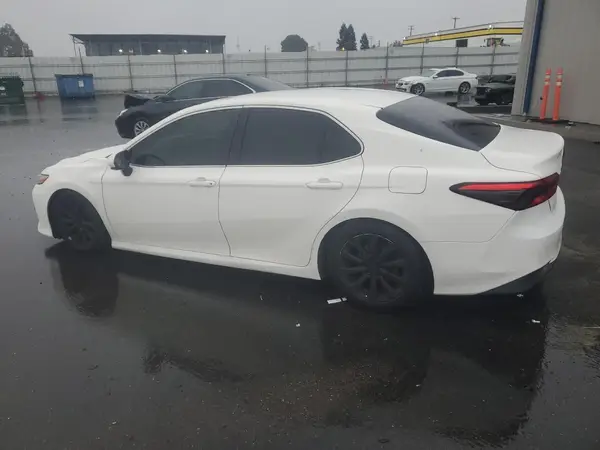 JTNB11HK1J3050127 2018 TOYOTA CAMRY - Image 2