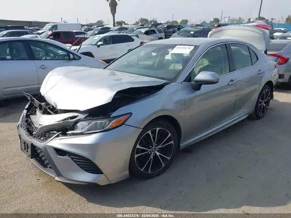 JTNB11HK1J3050788 2018 TOYOTA CAMRY - Image 2