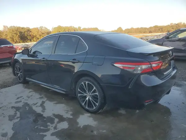 JTNB11HK1J3051827 2018 TOYOTA CAMRY - Image 2