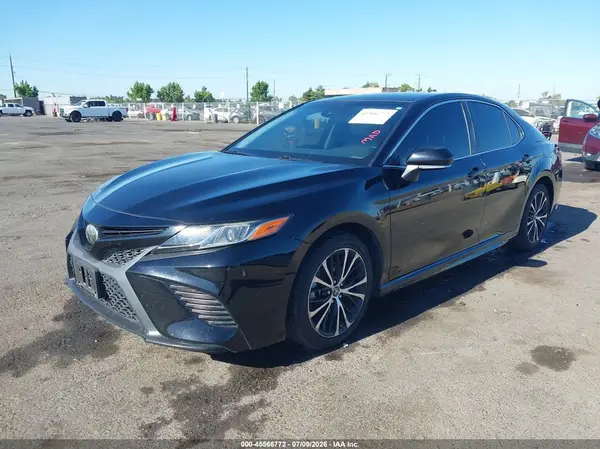 JTNB11HK1J3061354 2018 TOYOTA CAMRY - Image 2