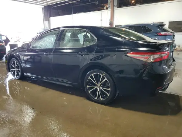 JTNB11HK1J3069020 2018 TOYOTA CAMRY - Image 2