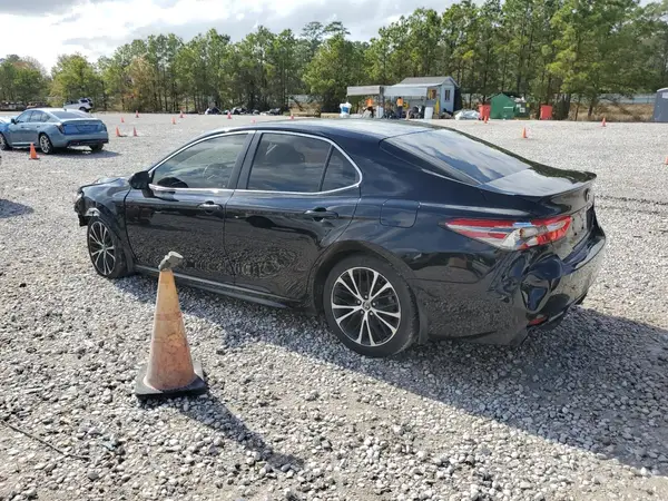 JTNB11HK1J3069065 2018 TOYOTA CAMRY - Image 2