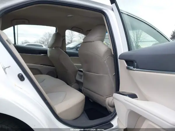 JTNB11HK1J3069924 2018 TOYOTA CAMRY - Image 8