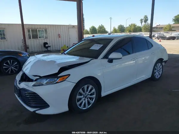 JTNB11HK1J3073679 2018 TOYOTA CAMRY - Image 2