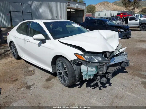 JTNB11HK2J3000269 2018 TOYOTA CAMRY - Image 1