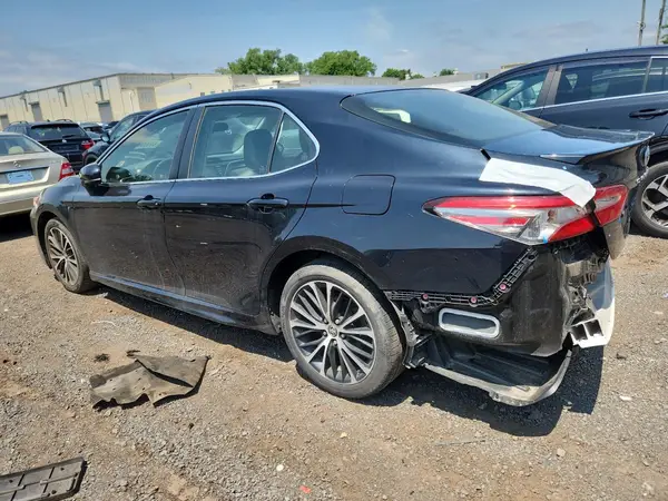 JTNB11HK2J3005410 2018 TOYOTA CAMRY - Image 2