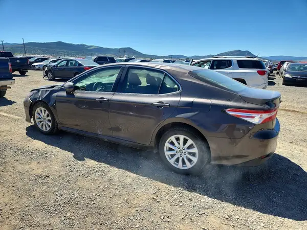 JTNB11HK2J3005956 2018 TOYOTA CAMRY - Image 2