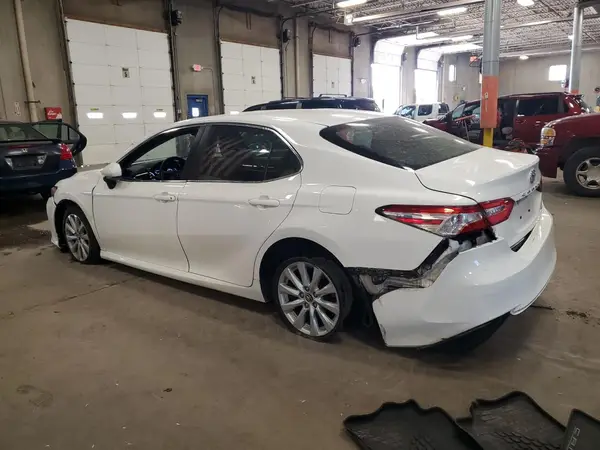 JTNB11HK2J3007285 2018 TOYOTA CAMRY - Image 2