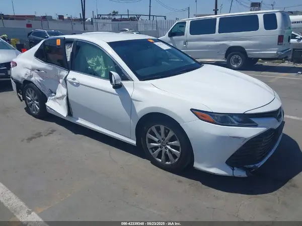 JTNB11HK2J3007979 2018 TOYOTA CAMRY - Image 1