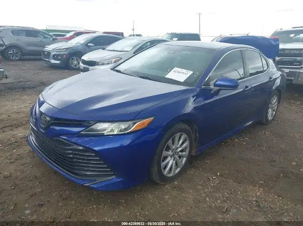 JTNB11HK2J3008582 2018 TOYOTA CAMRY - Image 2
